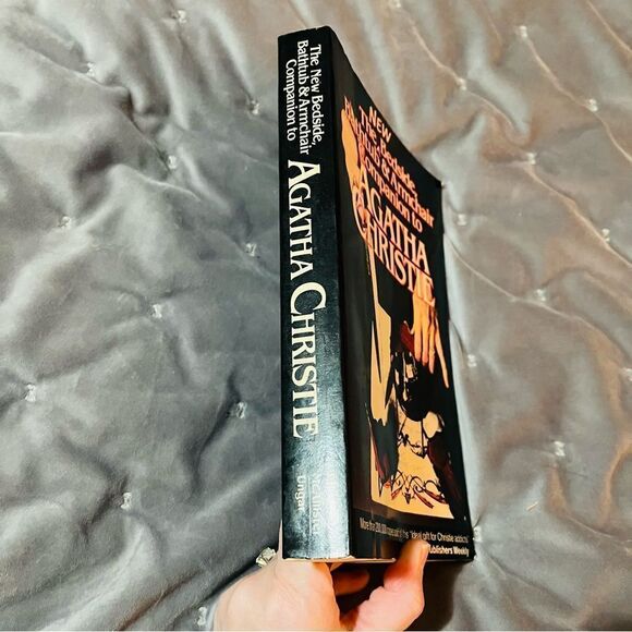 The Bedside Bathtub & Armchair Companion to Agatha Christie Book 1986 Dick Riley - Picture 2 of 11